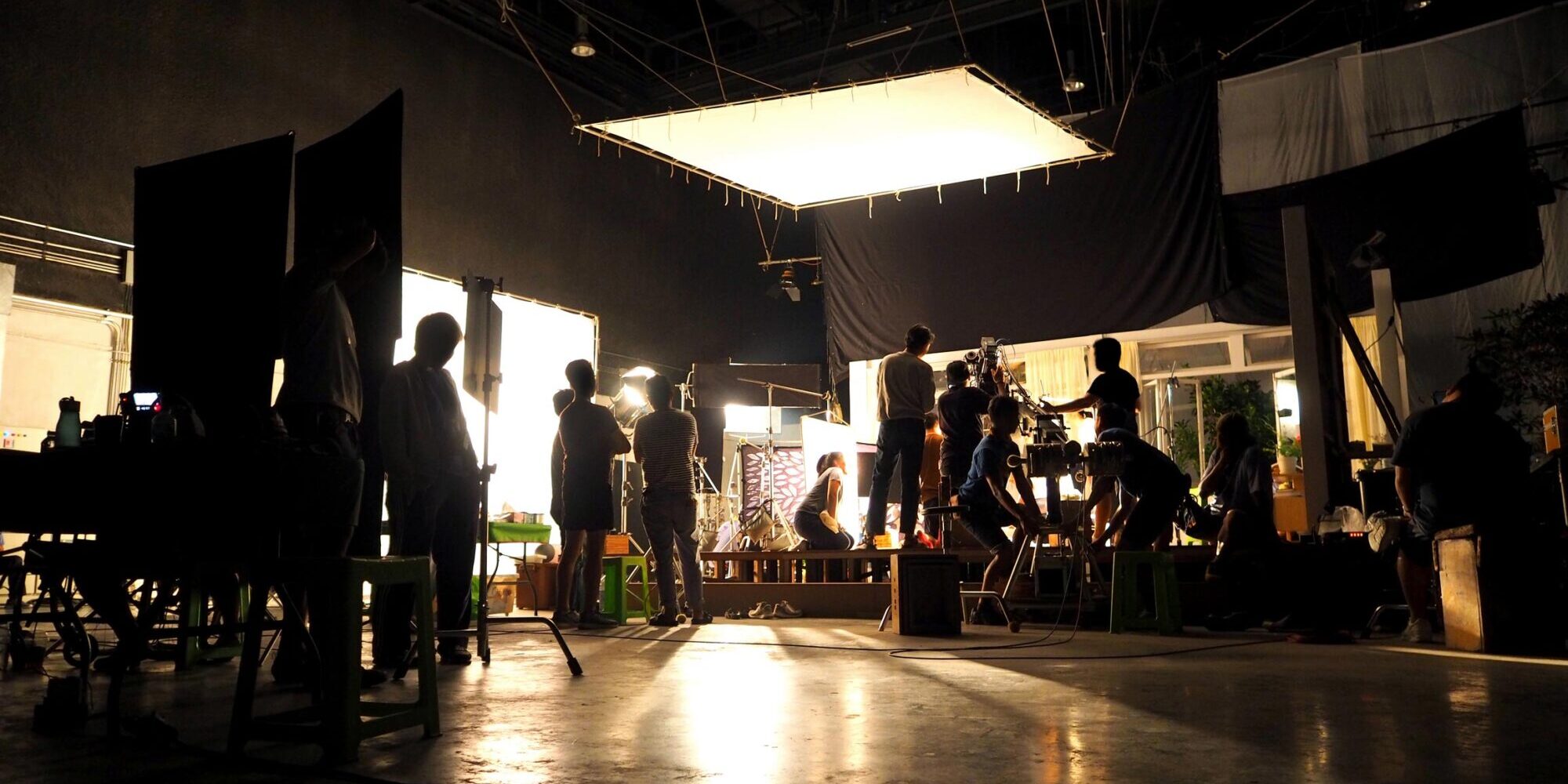 tv & film COURIER SERVICES